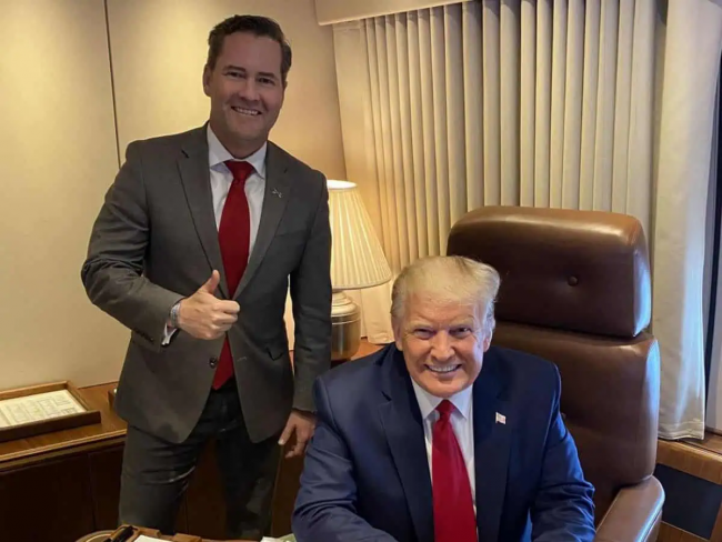 Trump broni doradcy ds. bezpieczeństwa narodowego w obliczu kontrowersji związanych z wyciekiem sygnału