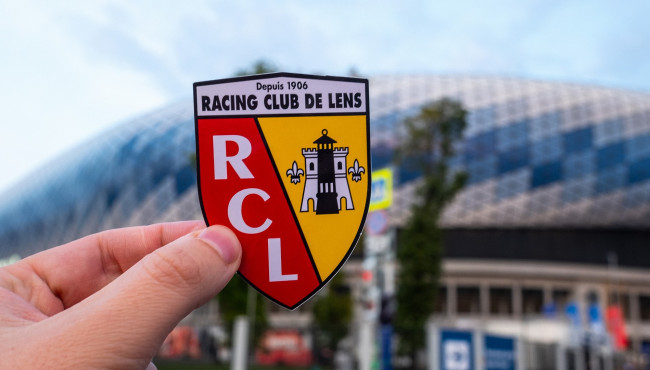 RC Lens pokonuje PSG w Trophée des Champions, 1-0 mimo czerwonej kartki