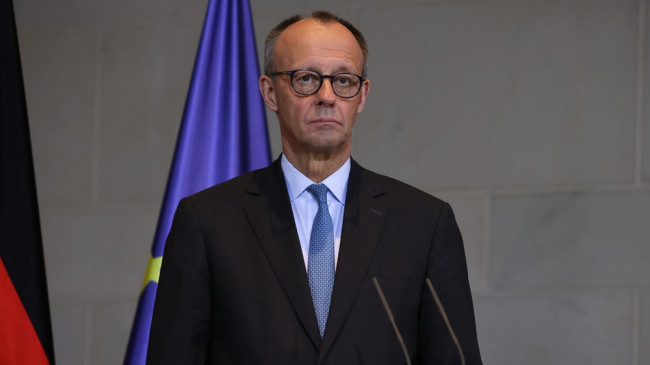 Kontrowersje w Niemczech dotyczące przepisu wymagającego od mężczyzn zgłaszania długich pobytów za granicą