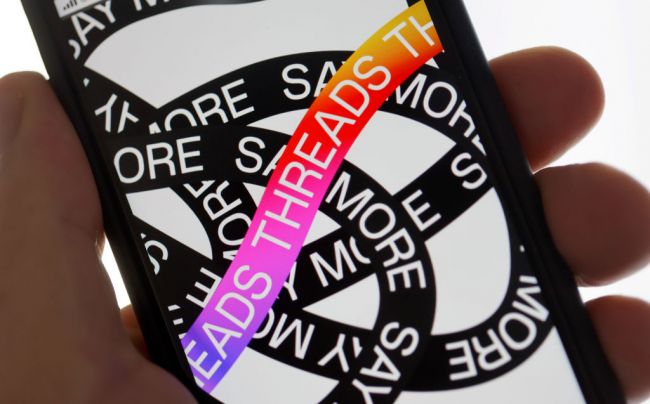 Efekt Muska: X krwawi użytkowników, podczas gdy Threads odlatuje