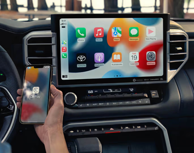 Netflix i YouTube są w drodze do Android Auto i Apple CarPlay