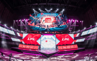 LPL Split 2 2026: Top Esports za kierownicą, a do rozegrania pozostały jeszcze dwa mecze