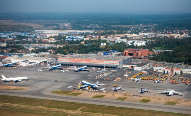 Ukraińskie ataki dronów zakłócają rosyjski ruch lotniczy, powodują tymczasowe uziemienia